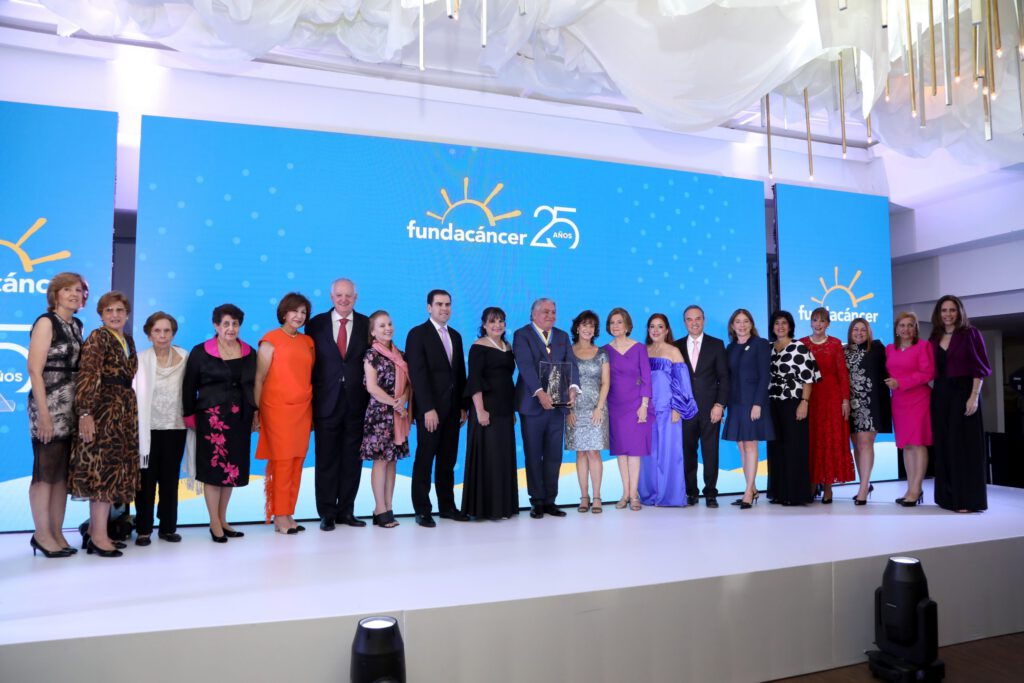 Fundacáncer Rinde Homenaje a personalidades en la Gala de Medallas