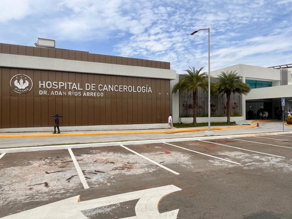 Fundacáncer en la apertura de servicios de salud en el Hospital de cancerología