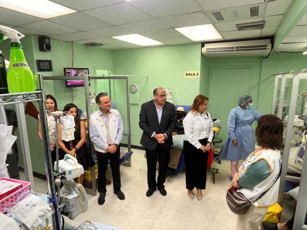 Copa Airlines entrega 50 sillas de quimioterapia a Fundacáncer para el Instituto Oncológico Nacional