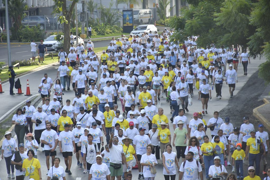 XXVI Caminata Familiar Susie Thayer 2025 reunió a más de 10 mil personas