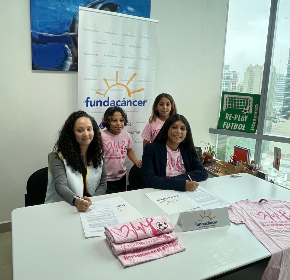 Replay Fútbol y Fundacáncer unidos en la lucha contra el cáncer de mama